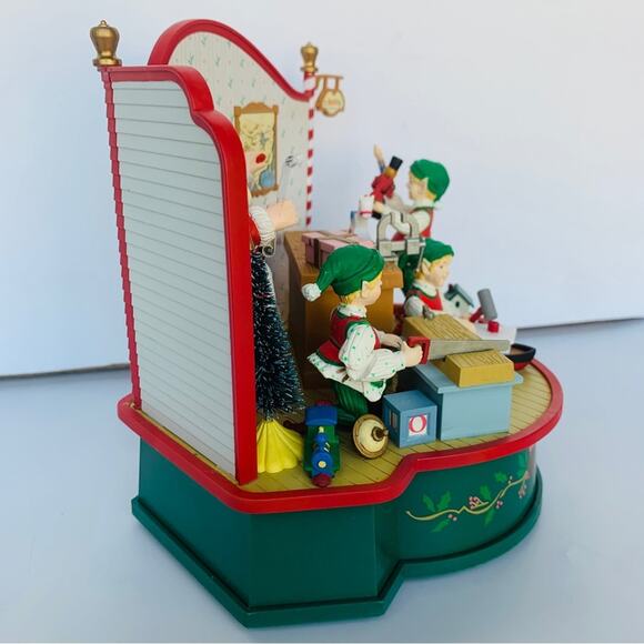 Vintage Animated Musical Santa's Workshop - Picture 11 of 15